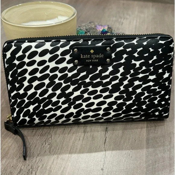 KATE SPADE LONG WALLET BLACK AND WHITE - Picture 1 of 12